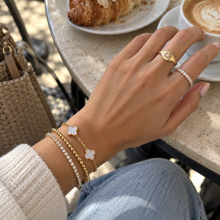 Illustration de style : Bijoux dorés
